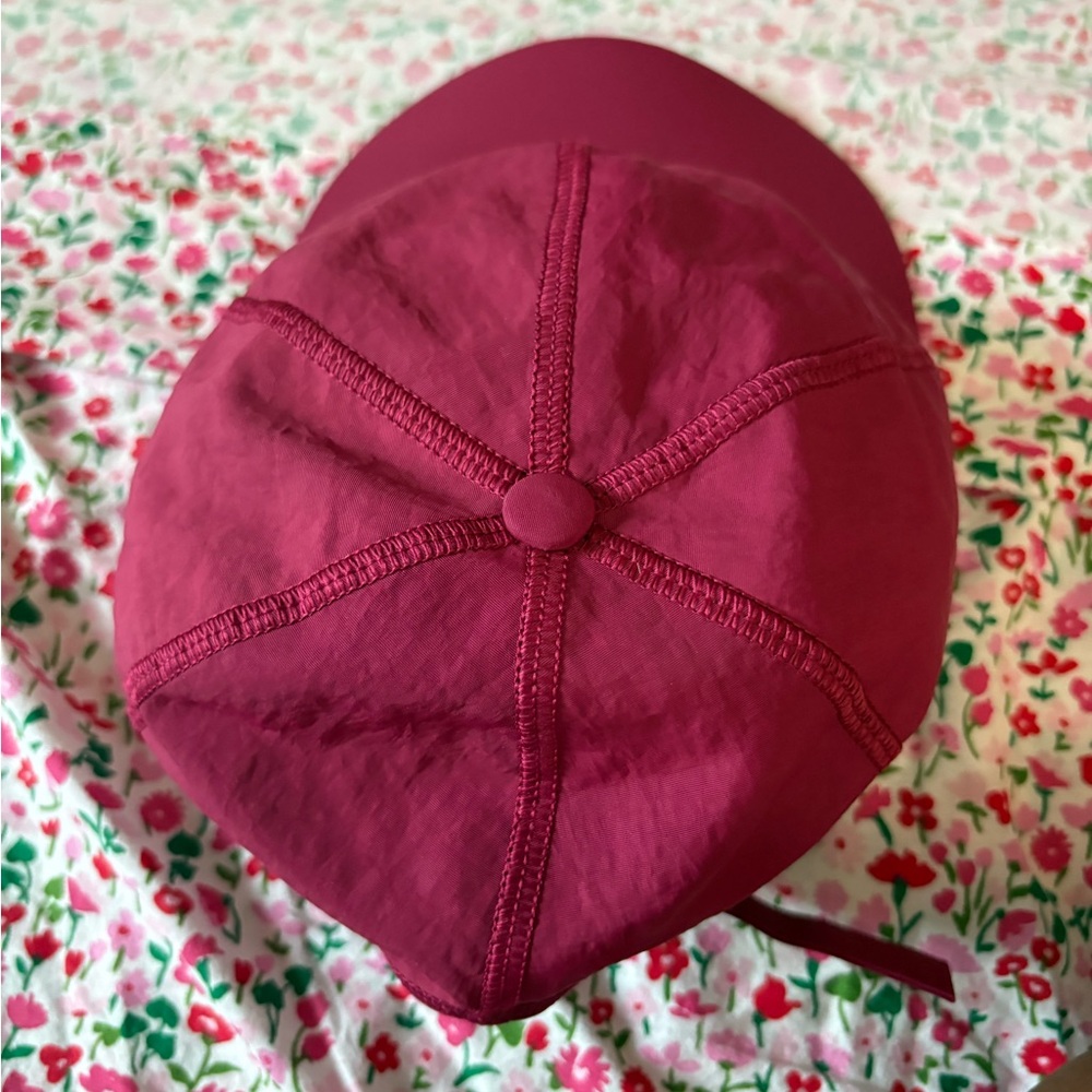 Burgundy Cap lululemon bnwt fits a m/large